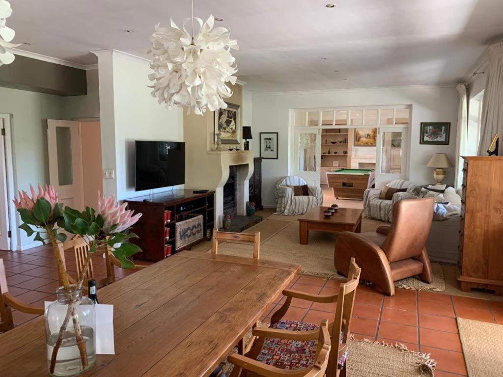Madajo Villa Stellenbosch Buitenkant foto